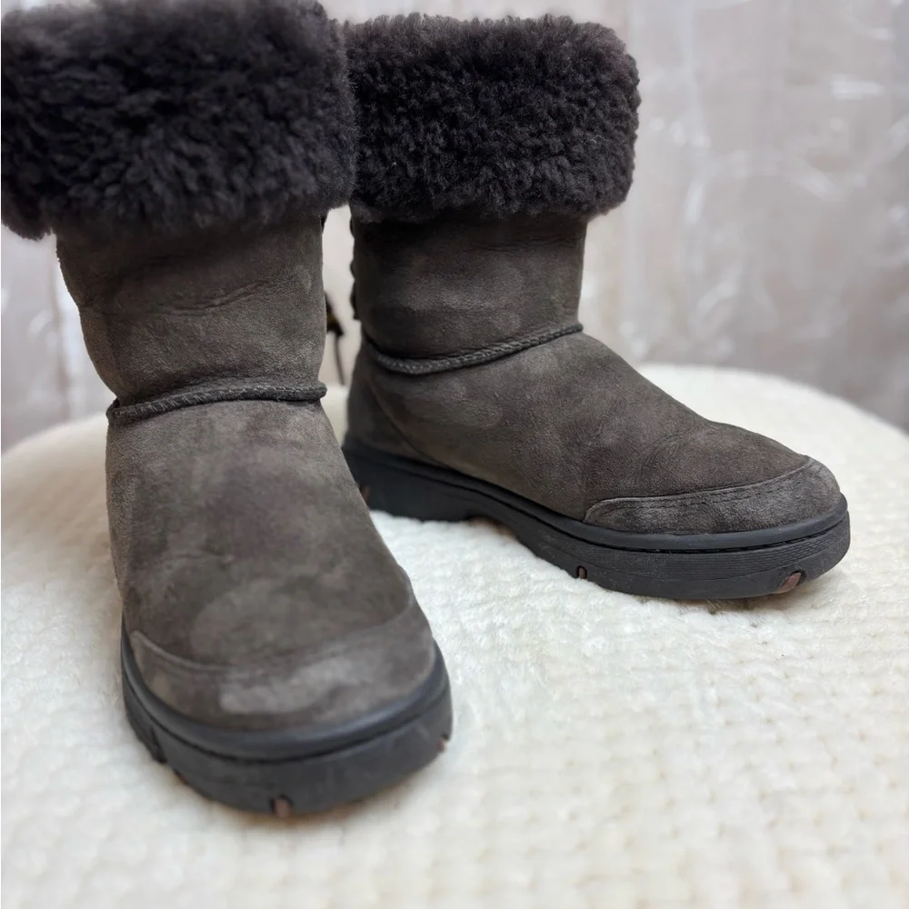 UGG warm stylish